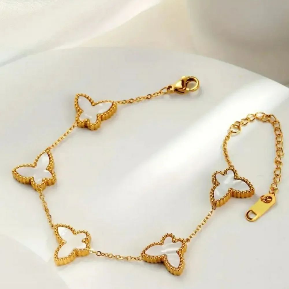 White Butterfly Bracelet Q872